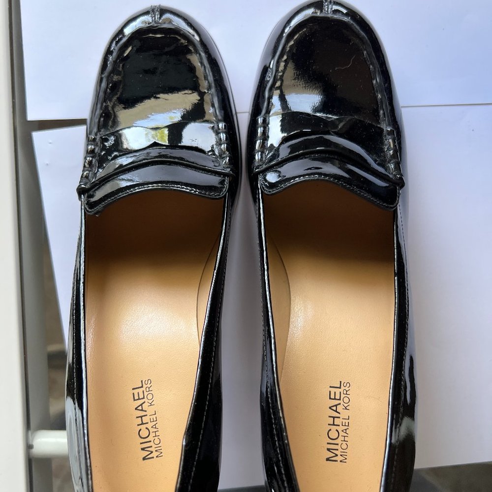 Round-toe patent pump